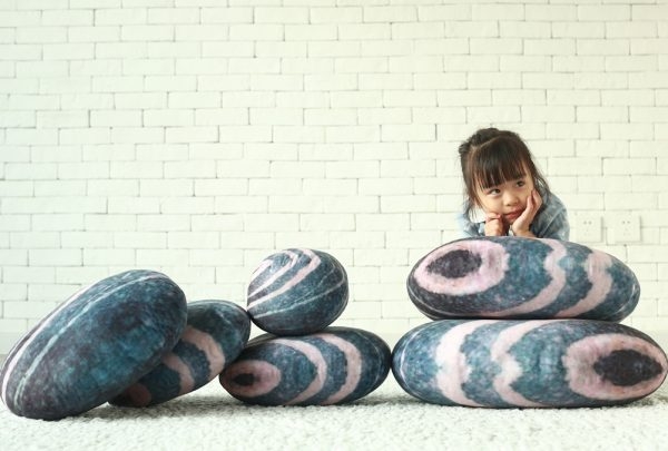 pebble cushions rock pillows 9046 01